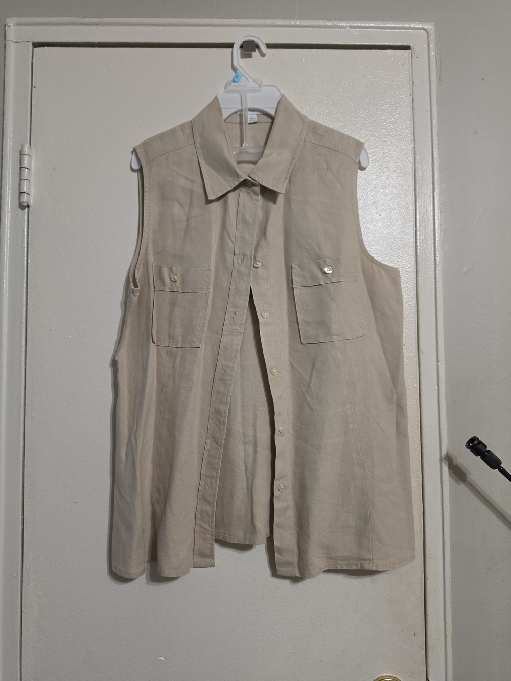 Gap Linen Sleeveless Button-Front Shirt